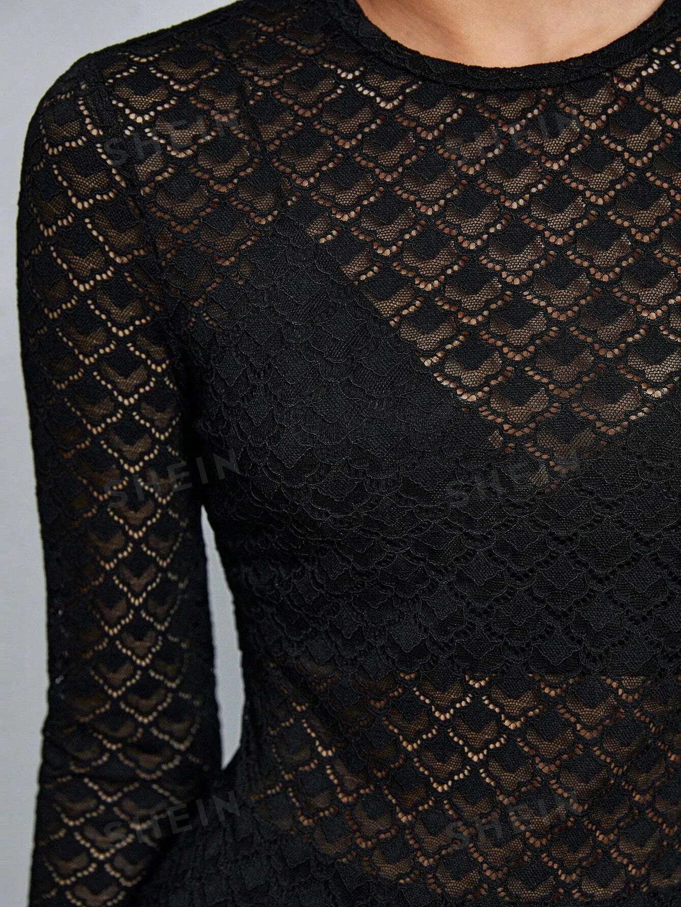 BIZwear Black Ladies' Round Neck Hollow Out Lace Top With Elasticity