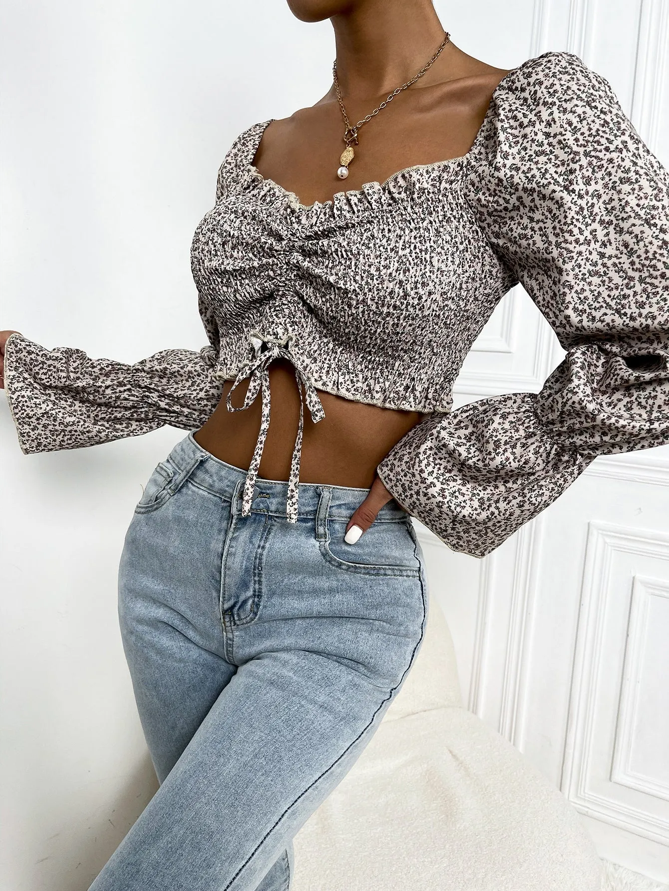 Boho Ditsy Floral Shirred Long Sleeve Sweetheart Crop Blouse