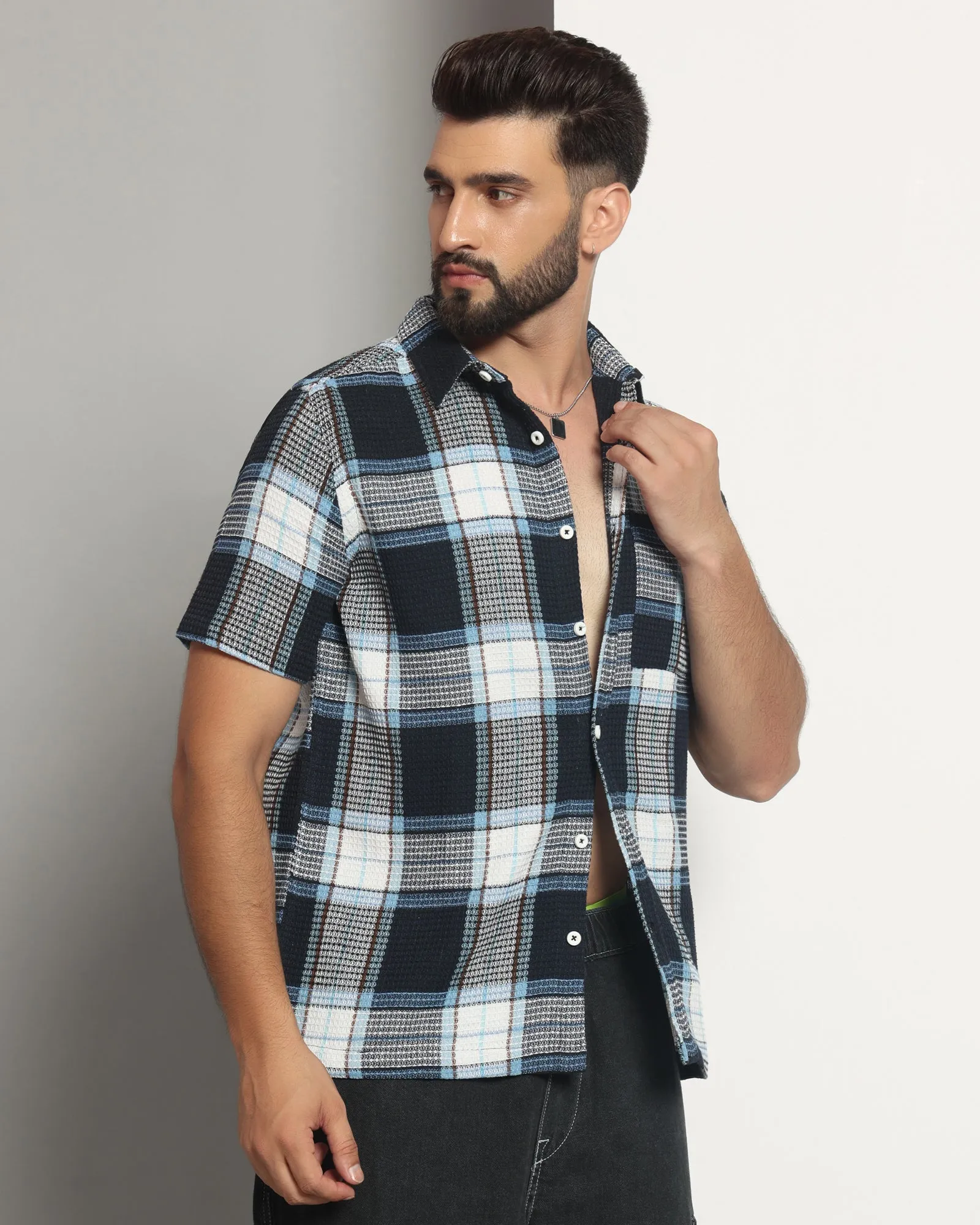 Chimpaaanzee Men Navy & White Regular Fit Shirt