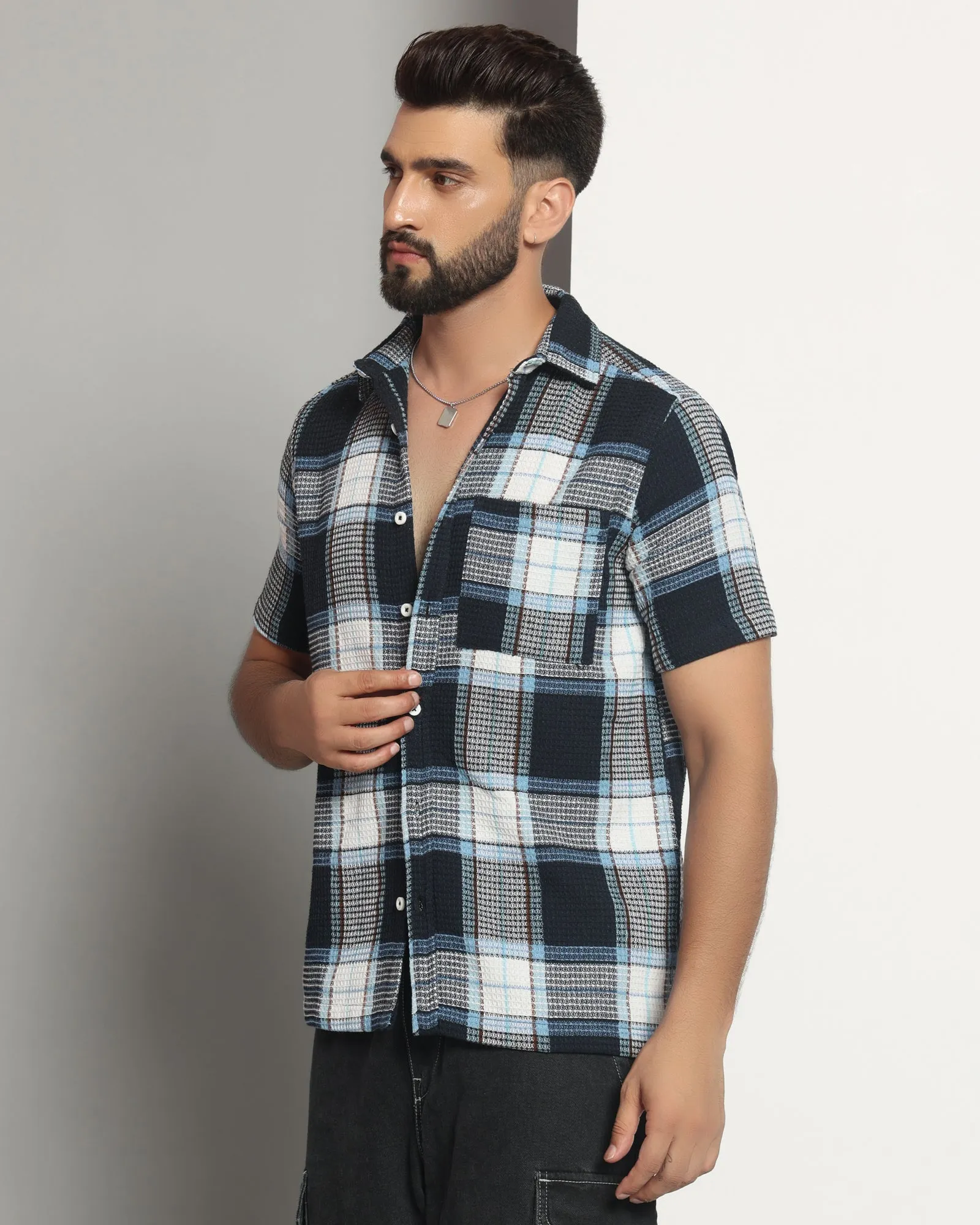 Chimpaaanzee Men Navy & White Regular Fit Shirt