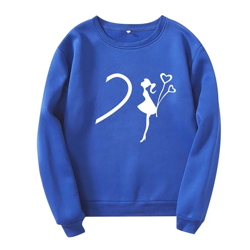 Couple hoodies kiss