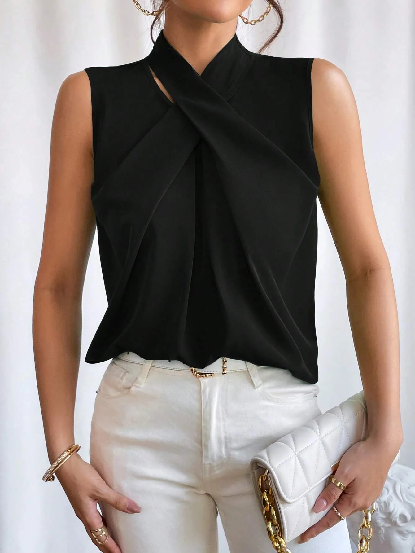 SHEIN Privé Solid Criss Cross Halter Neck Sleeveless Blouse