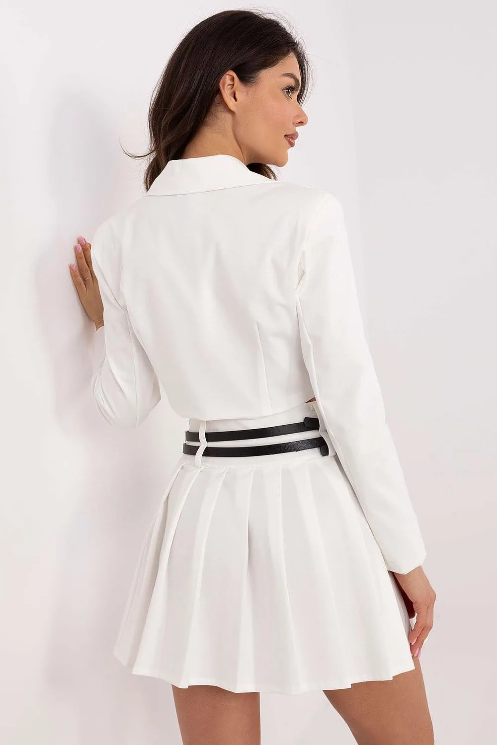 Short jacket with an elegant cut