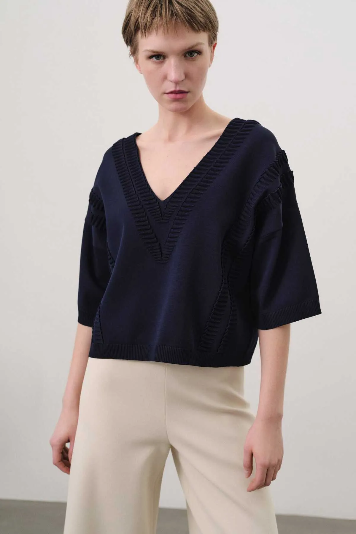 V-neck Navy Blue Knitwear Sweater