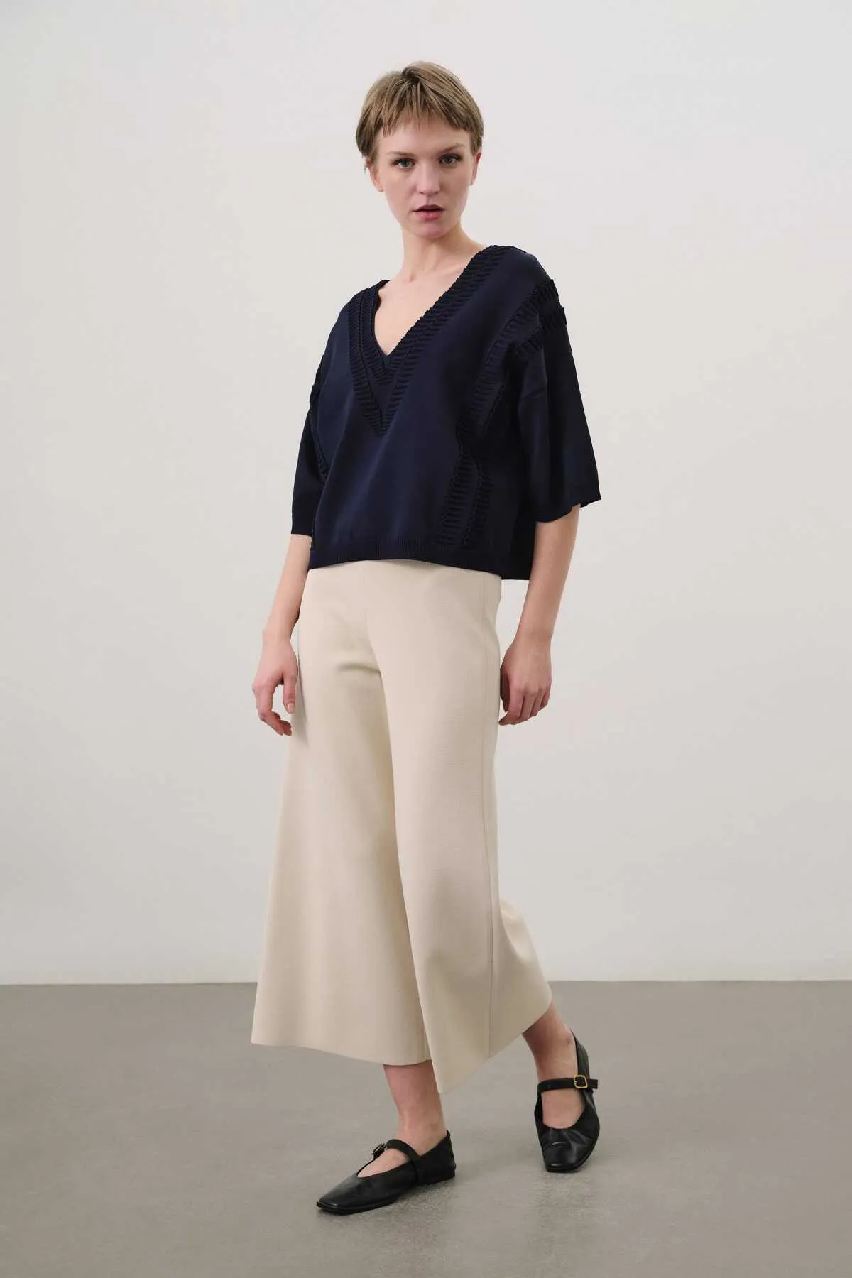 V-neck Navy Blue Knitwear Sweater